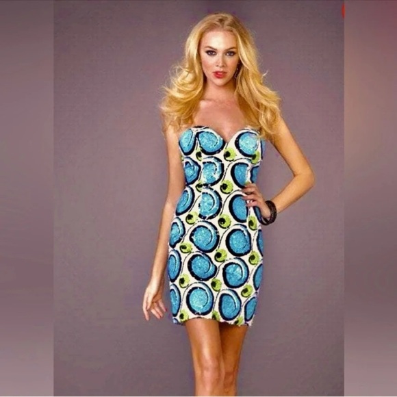 femme Dresses & Skirts - Gorgeous Sequin Dress